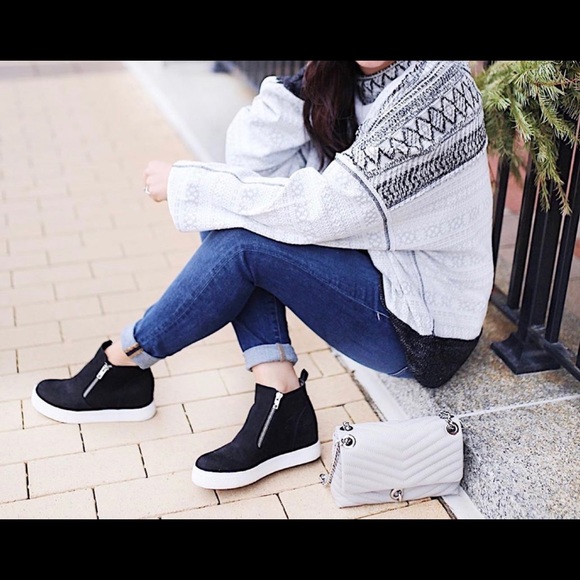 NWOT 🤗 Cowlneck Top Lightweight Sweater 2 sizes - Picture 2 of 7